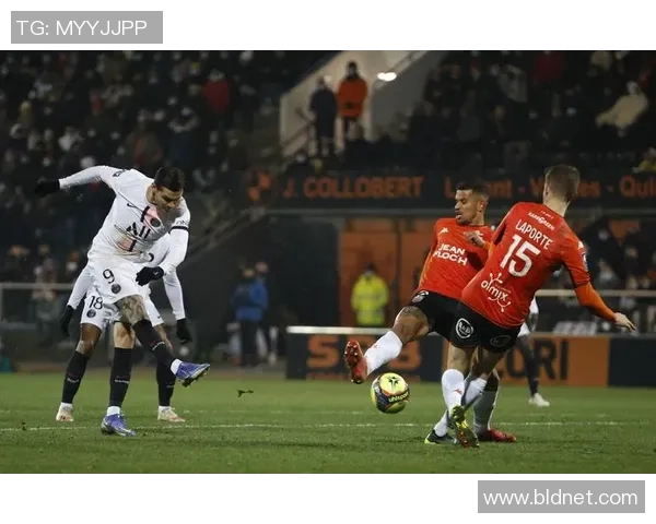 足总杯激战曼联小胜巴黎圣日耳曼全场沸腾转会传闻再起